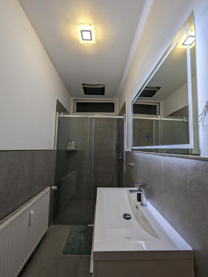 Gemuetliche Zimmer Im Herzen Der Stadt Em-Apartments Deutschland Bielefeld Exterior photo
